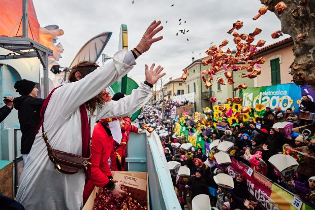 Carnevale di Fano più internazionale grazie ai gemellaggi: in città anche il sindaco di St Albans