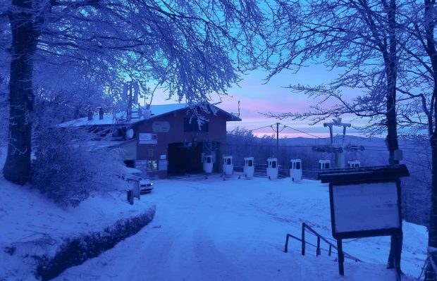 Monte Catria, tanta neve: piste aperte