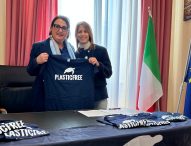 Plastic free fa tappa a Gimarra: sabato tutti uniti per pulire la spiaggia ‘Dei fiori’