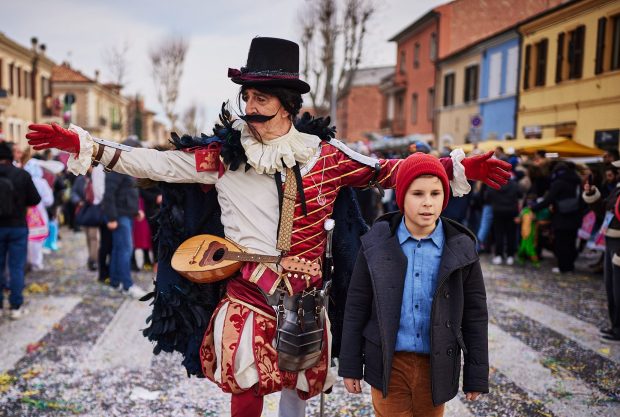 Scelto il sindaco del Carnevale: sarà Edoardo, il protagonista del film Cartapesta