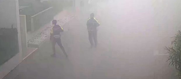 Fano, la Polizia Locale salva anziani in difficoltà per l’incendio di via Mascherpa