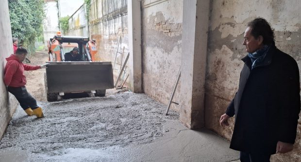 Fano, prosegue la manutenzione dei cimiteri: nuova platea di cemento al Centrale