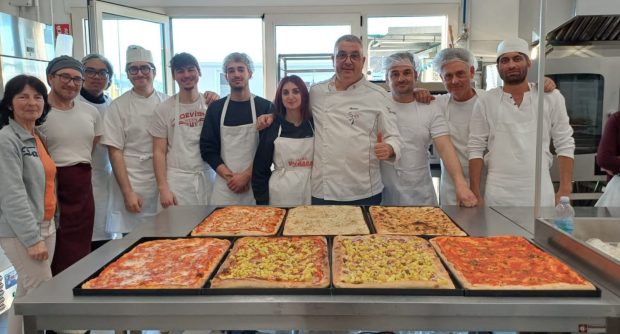 Fano, sfornati nuovi aspiranti pizzaioli. Concluso con successo il corso CNA