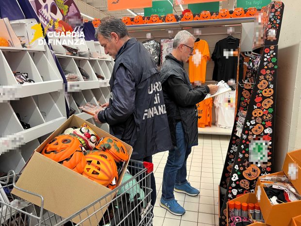 GdF Pesaro Urbino: sequestrati oltre 3.200 articoli non sicuri per la festa di Halloween
