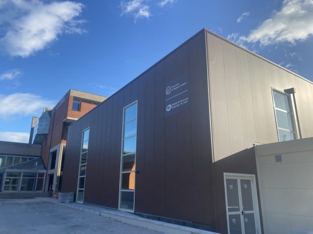 Taglio del nastro all’Istituto Celli di Cagli: mercoledì sarà inaugurata la nuova palestra