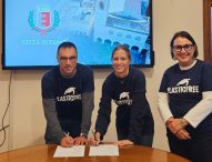 Fano sottoscrive protocollo d’intesa con Plastic Free: quattro anni di azioni per una città più pulita