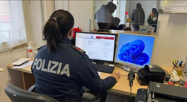 Espulso un cittadino nigeriano, aveva stabilito la propria dimora nei pressi dell’auditorium Scavolini