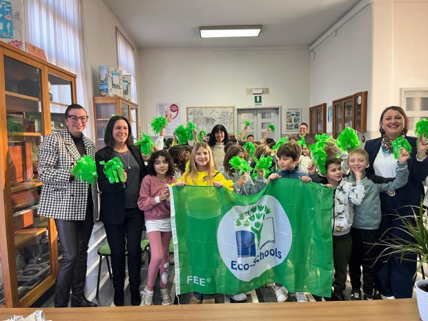 Eco-Schools: sventolano le Bandiere Verdi nelle scuole della città