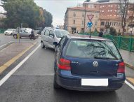 Fano, incidente nella rotatoria tra via Roma e via della Giustizia: tre auto coinvolte