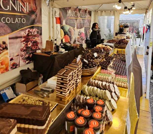 Il cuore di Pergola tra gusto e bellezza, nel week-end la Cioccovisciola Fiera Nazionale del Cioccolato e Visciolato