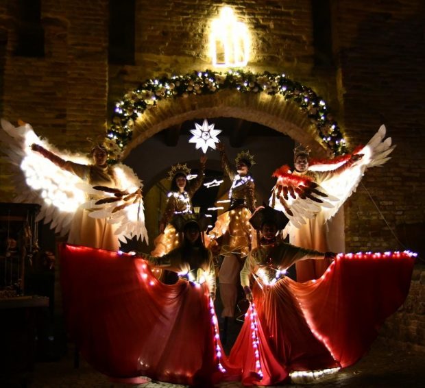 Candele a Candelara: oltre 4mila visitatori, 32 pullman e 200 camper