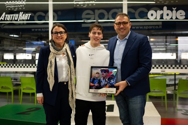 Il pilota fanese Marco Gaggi premia entourage, sponsor e sostenitori