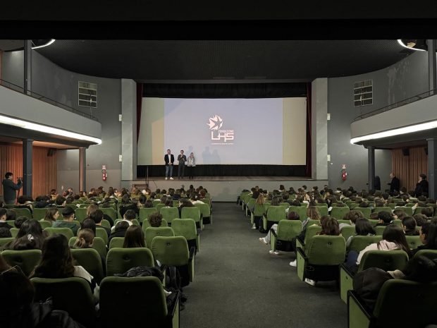 A Fano una mattinata sulla cultura della sicurezza: 400 studenti al Politeama per “La linea sottile”