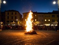 Martedì Grasso, l’ultimo abbraccio del Carnevale di Fano: tradizione, musica e il rogo del Pupo per chiudere in festa