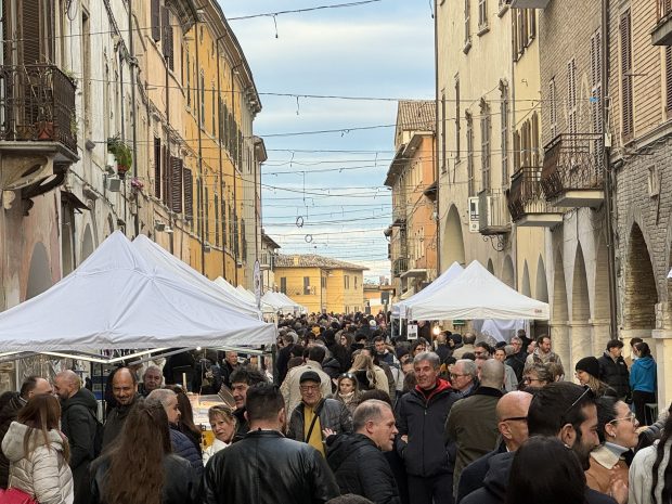 Fossombrone pronta a un nuovo fine settimana ricco di gusto e appuntamenti col Festival del Bianchetto e Bianchello