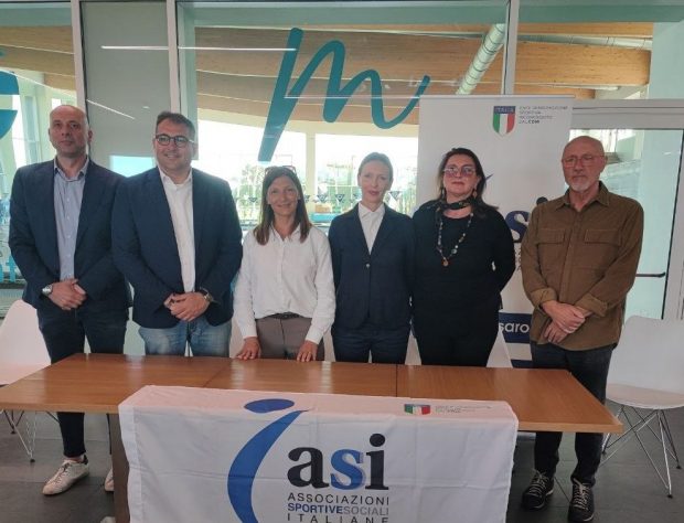 In acqua tra sorrisi e conquiste: grazie ad Asi e all’IC Sant’Orso torna a Fano Nel Blu Dipinto di Blu